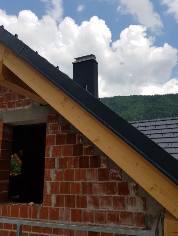 Obložni elementi za plinske dimnike v stanovanjskem naselju Rače